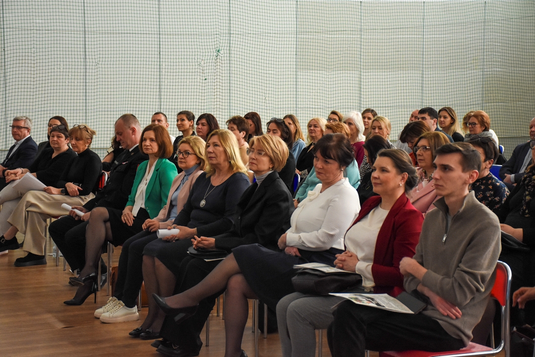 konferencja (2).jpg (691 KB)